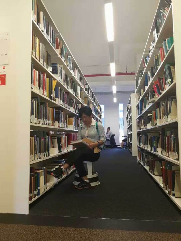 在悉尼大学图书馆-韩老师